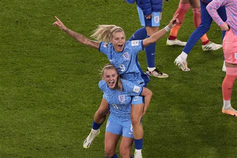 naked womens football|England Womens World Cup star celebrated topless and bagged。